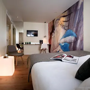 Otel Max, Paris